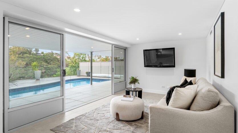 Terri Mackay Realty -  55 Sladden Road