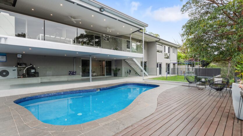 Terri Mackay Realty -  55 Sladden Road