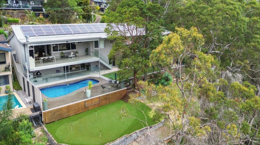 Terri Mackay Realty -  55 Sladden Road