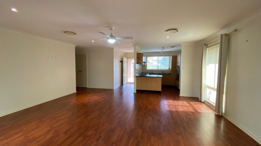 Terri Mackay Realty - 23a Eighth Avenue