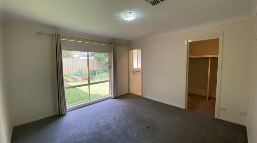 Terri Mackay Realty - 23a Eighth Avenue