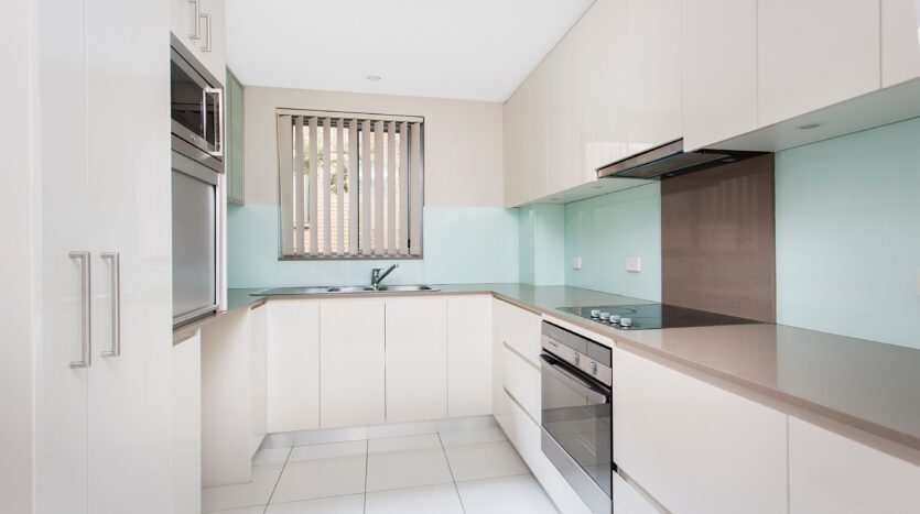 Terri Mackay Realty - 33 Martin Place