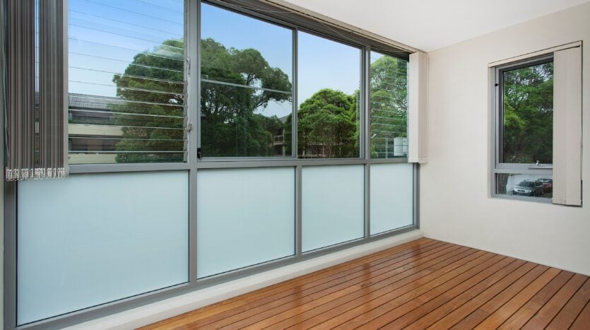 Terri Mackay Realty - 33 Martin Place