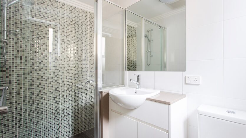 Terri Mackay Realty - 33 Martin Place