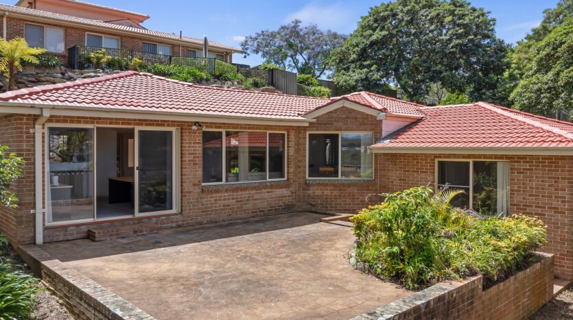 Terri Mackay Realty - 3 82 Fairview Avenue