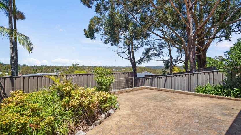 Terri Mackay Realty - 3 82 Fairview Avenue