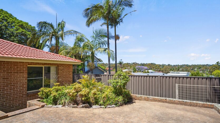 Terri Mackay Realty - 3 82 Fairview Avenue