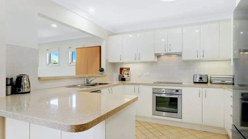 Terri Mackay Realty - 14 Whitton Street