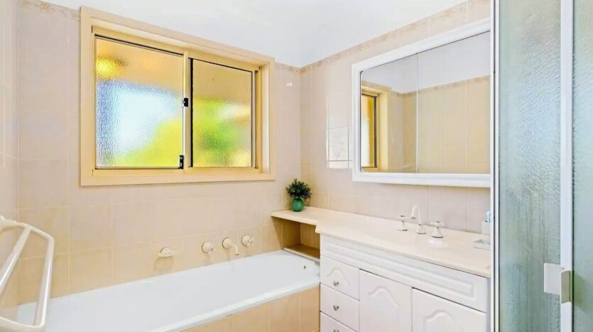 Terri Mackay Realty - 14 Whitton Street