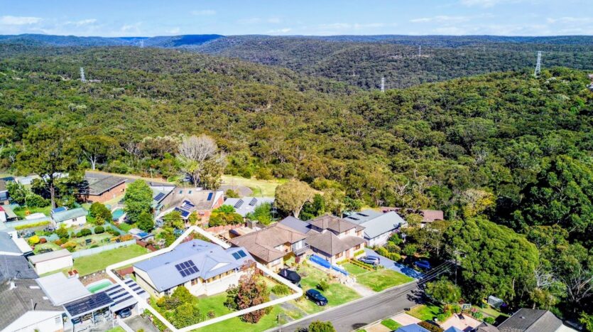 Terri Mackay Realty - 14 Whitton Street