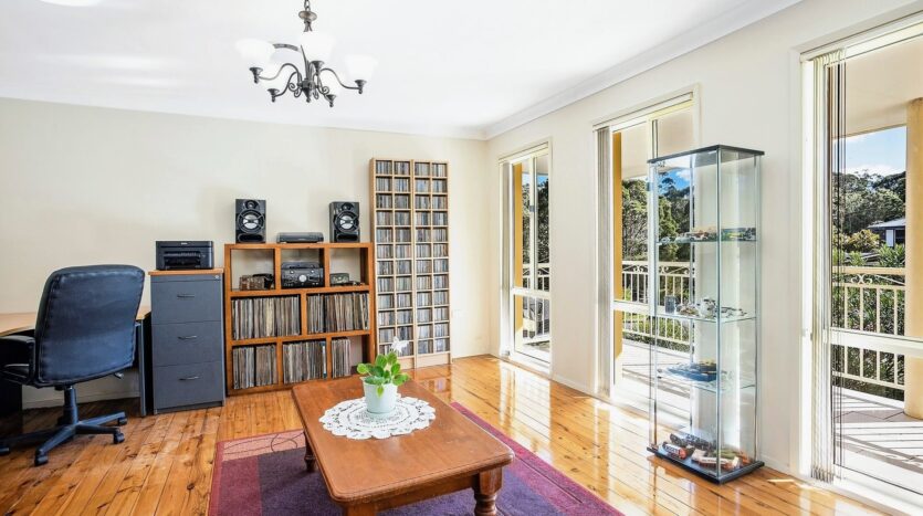 Terri Mackay Realty - 14 Whitton Street