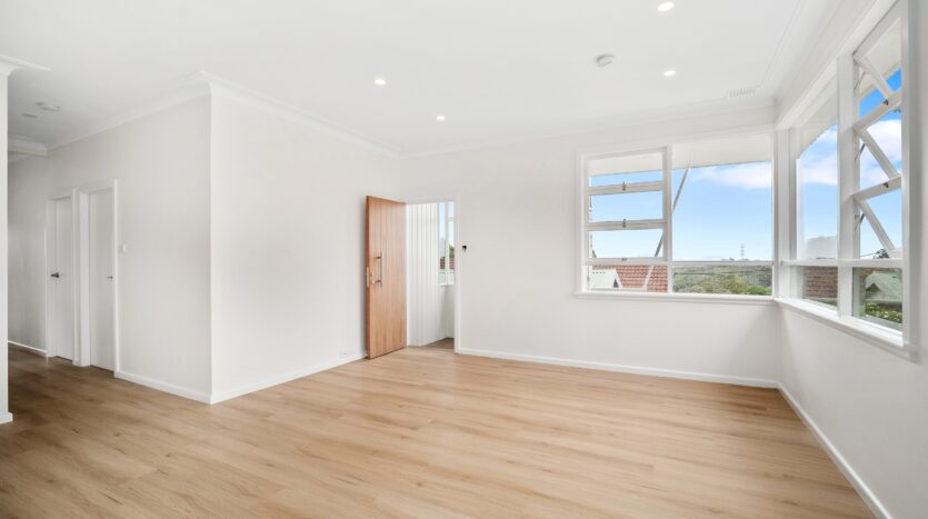 Terri Mackay Realty - 12 Short Street