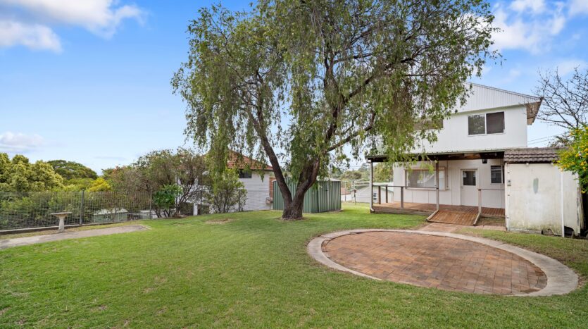 Terri Mackay Realty - 12 Short Street