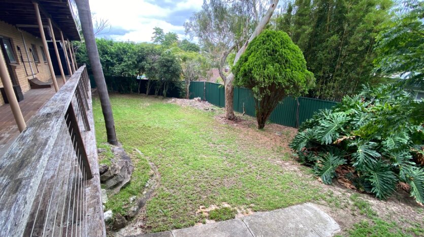 Terri Mackay Realty - 145 Kingswood Road