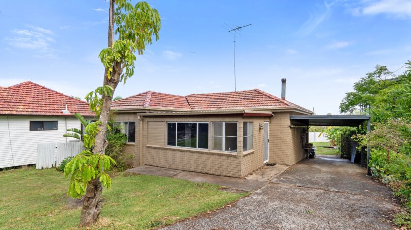 Terri Mackay Realty -  17 Caldarra Avenue