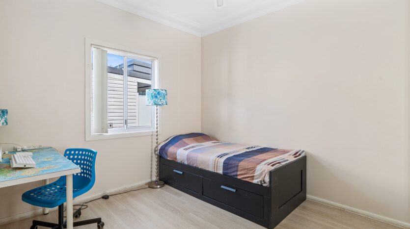 Terri Mackay Realty -  17 Caldarra Avenue