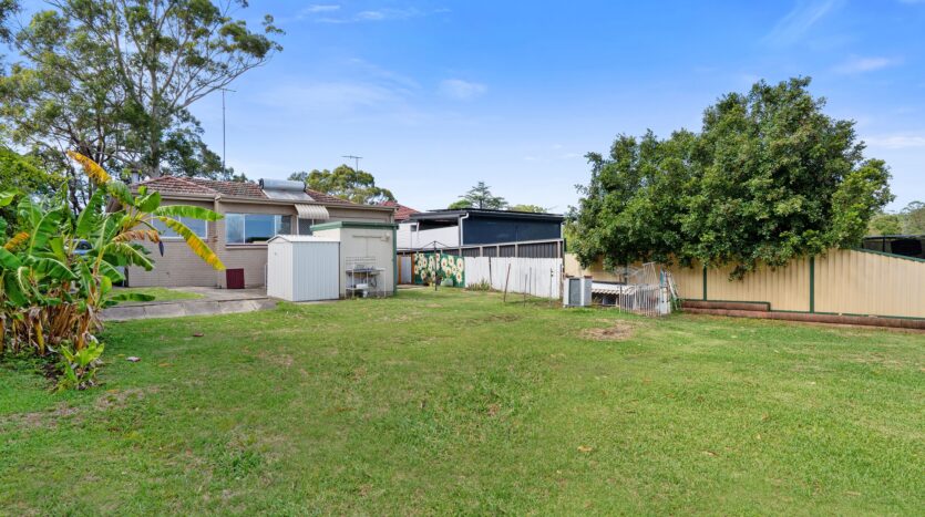 Terri Mackay Realty -  17 Caldarra Avenue