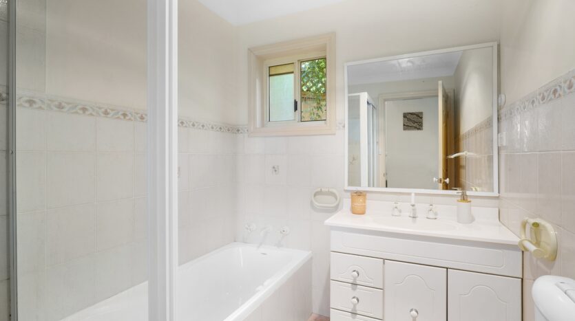 Terri Mackay Realty - 82 Fairview Avenue