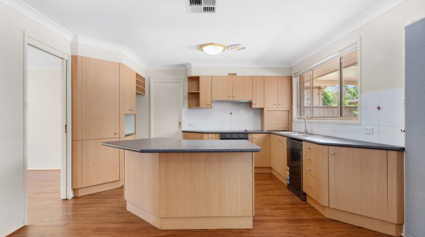 Terri Mackay Realty - 94 Warrangarree Drive