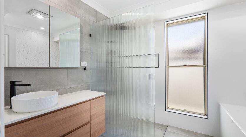 Terri Mackay Realty - 94 Warrangarree Drive