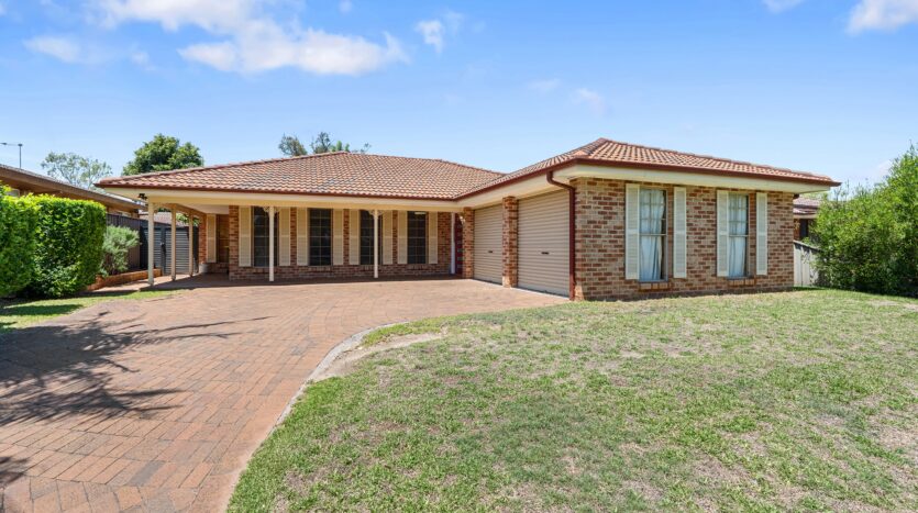 Terri Mackay Realty - 94 Warrangarree Drive