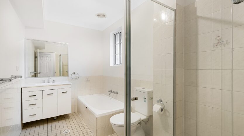 Terri Mackay Realty - 1072-1076 Old Princes Highway