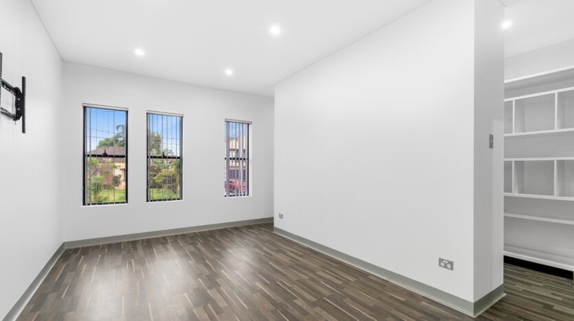 Terri Mackay Realty - 29 Starr Avenue