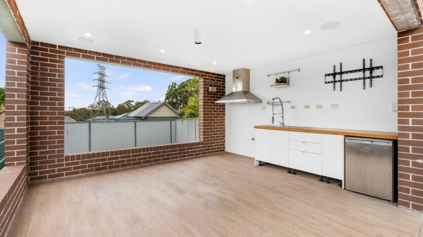 Terri Mackay Realty - 29 Starr Avenue