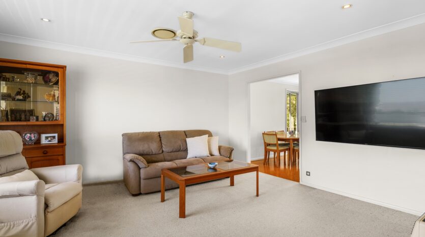 Terri Mackay Realty -  118 Kingswood Road