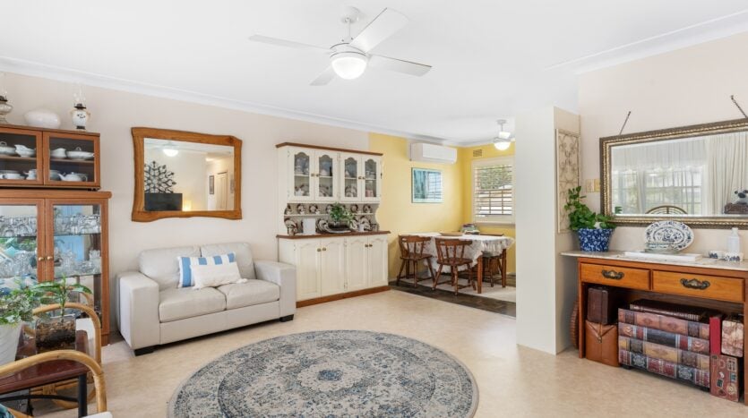 Terri Mackay Realty -  1 Palona Crescent