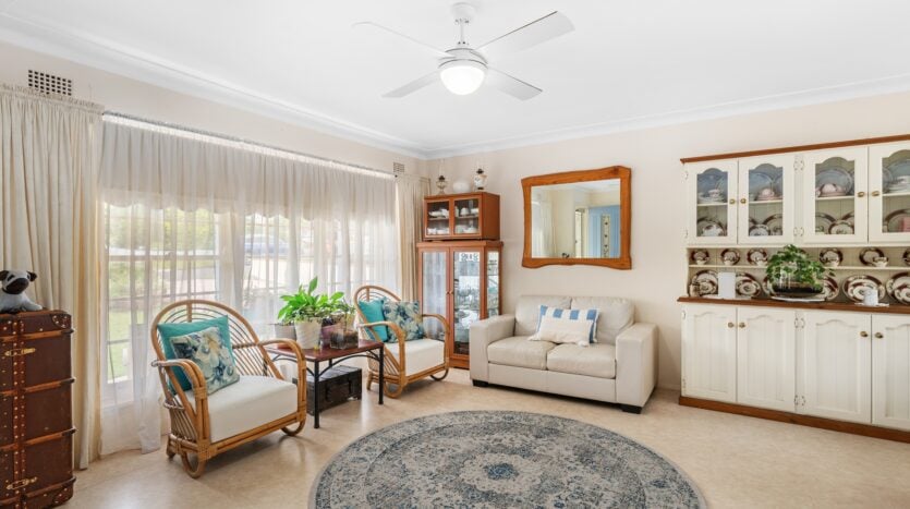 Terri Mackay Realty -  1 Palona Crescent