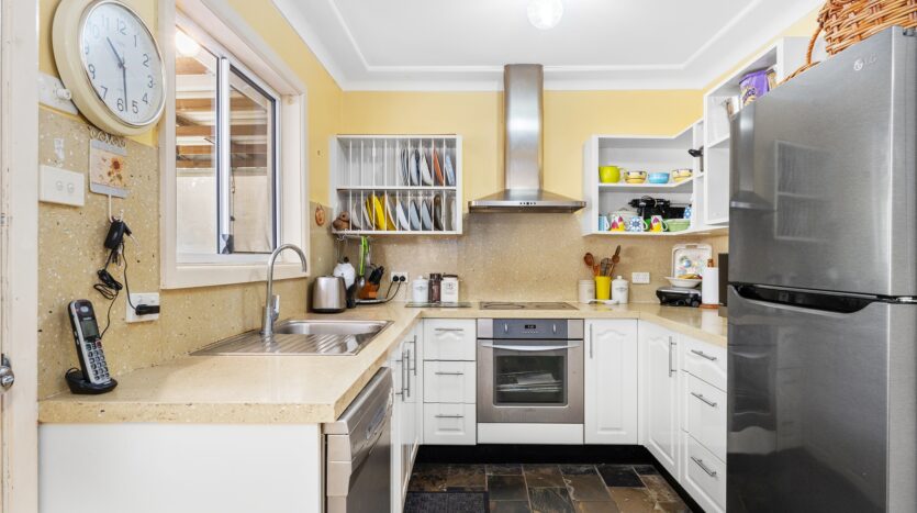 Terri Mackay Realty -  1 Palona Crescent