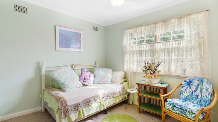 Terri Mackay Realty -  1 Palona Crescent
