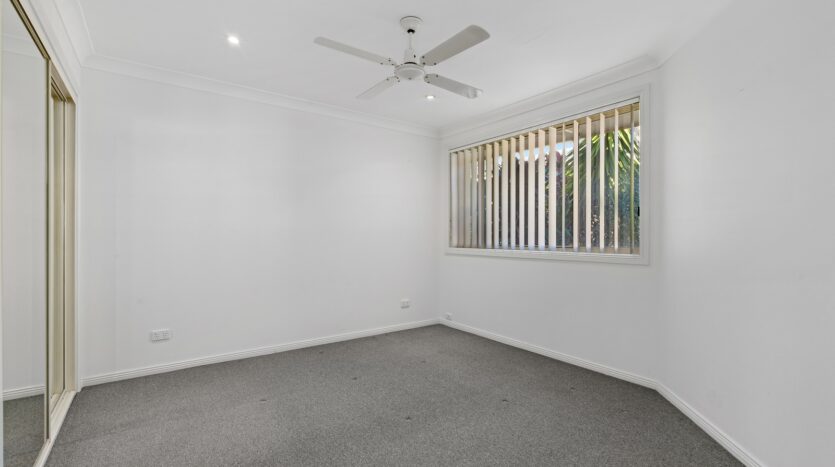 Terri Mackay Realty - 14-16 Rosebery Street