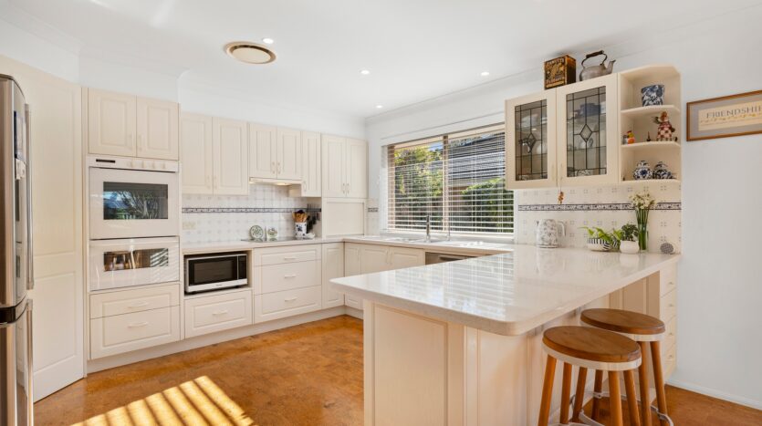 Terri Mackay Realty -  16 Cambrai Ave