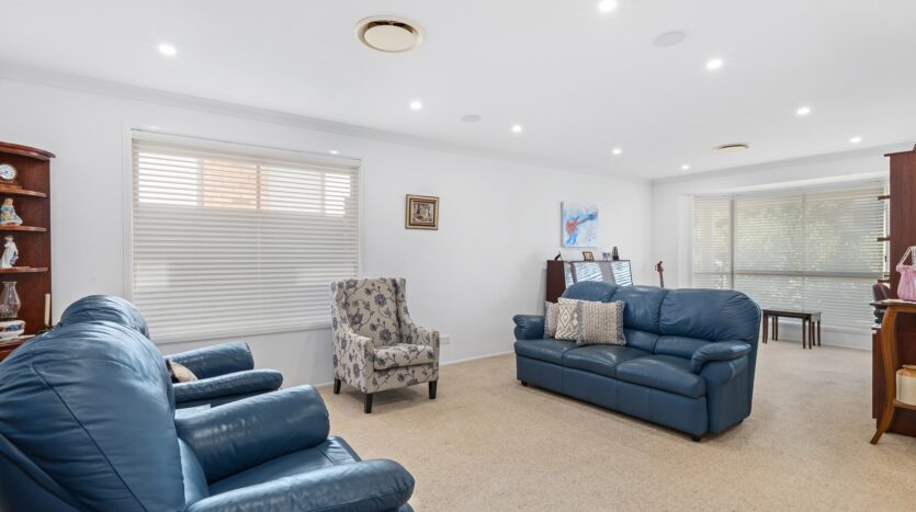 Terri Mackay Realty -  16 Cambrai Ave