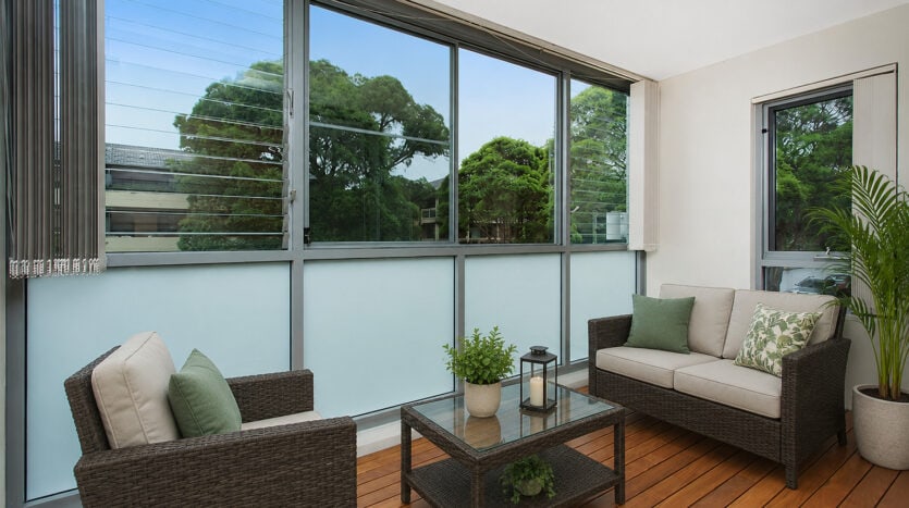 Terri Mackay Realty - 33 Martin Place