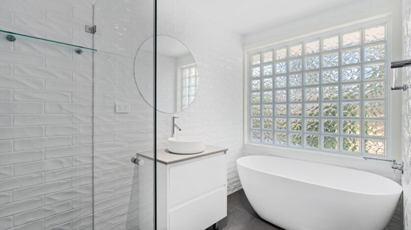 Terri Mackay Realty - 5 Blacket Street