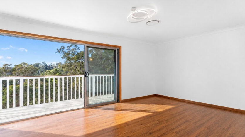 Terri Mackay Realty - 5 Marooba Place