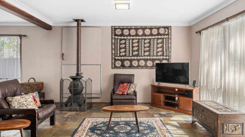 Terri Mackay Realty -  28 Bottle Forest Road