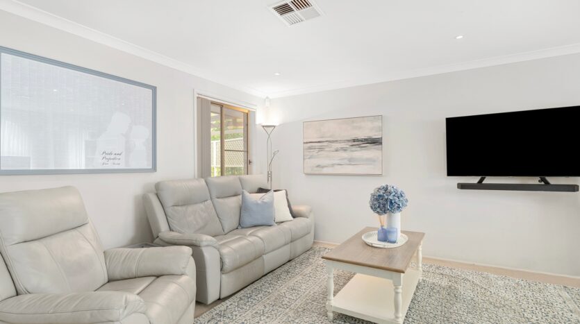 Terri Mackay Realty -  63 Waratah Road