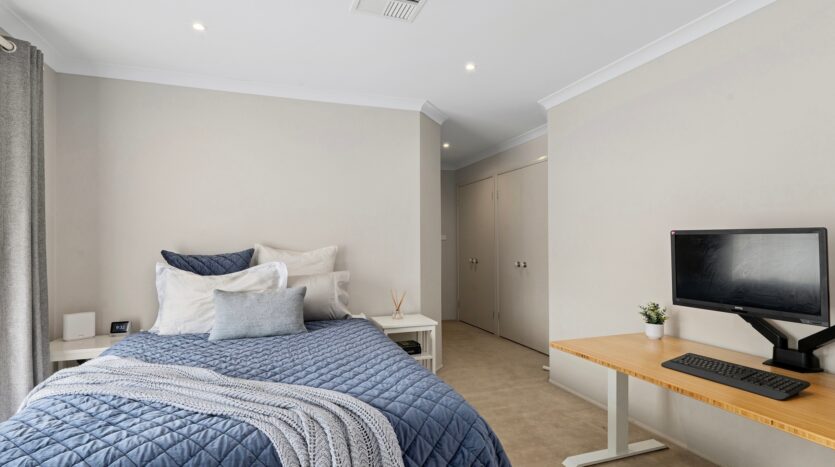 Terri Mackay Realty -  63 Waratah Road