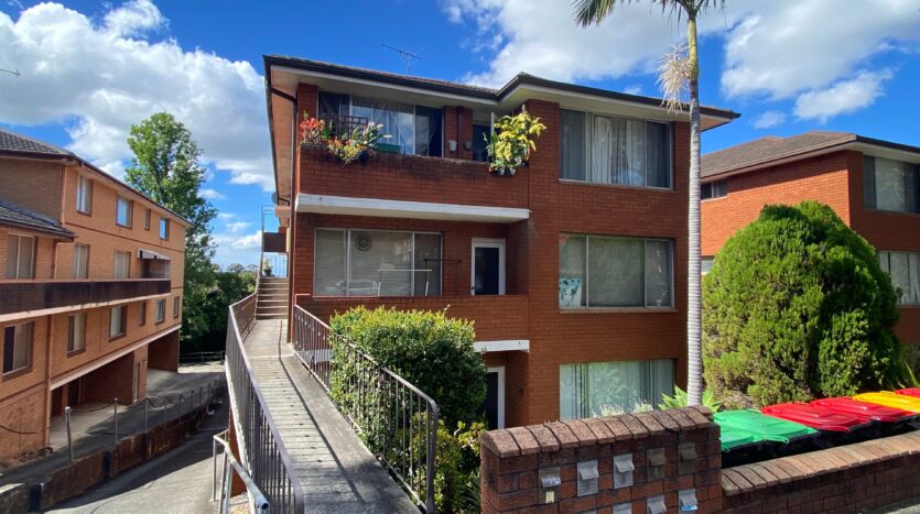 Terri Mackay Realty - 29 Victoria Avenue