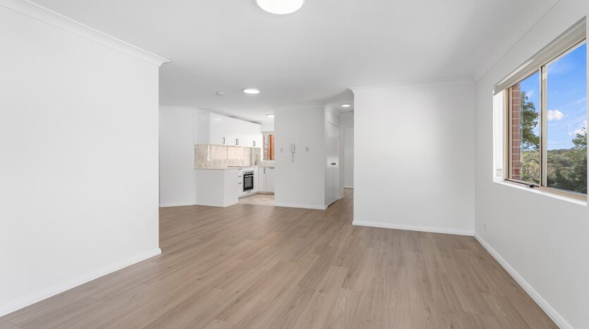 Terri Mackay Realty - 6 39-41 Railway Parade