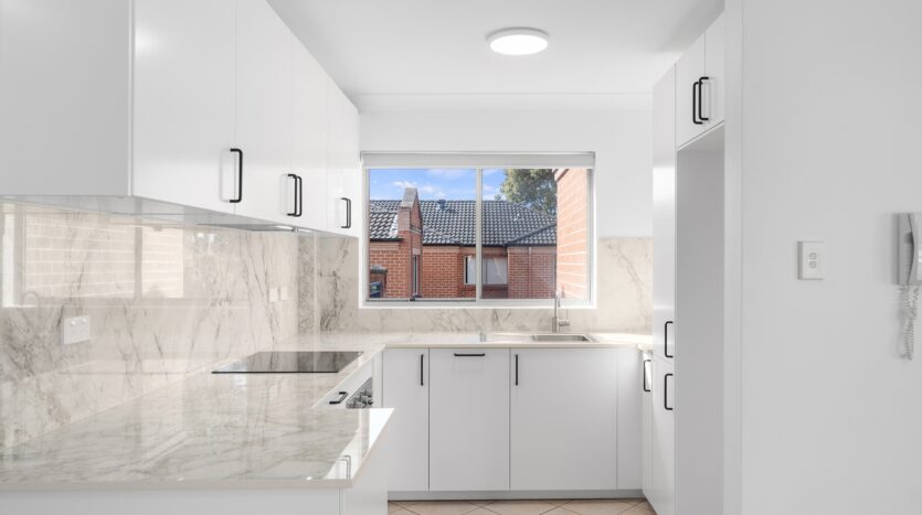 Terri Mackay Realty - 6 39-41 Railway Parade